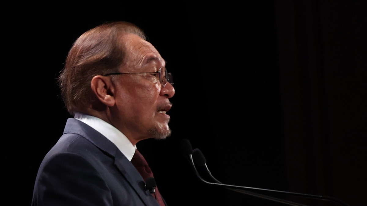 PM Anwar Ibrahim Files Defamation Suit Against PAS Deputy President Tuan Ibrahim