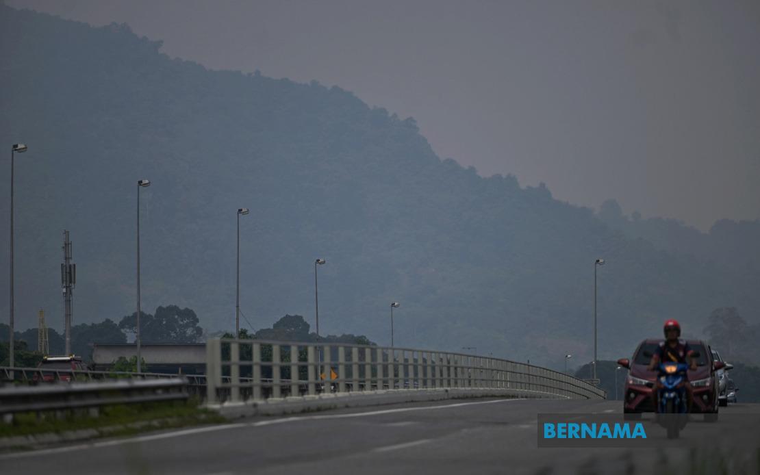 Serian Chokes Under Very Unhealthy Air as Sarawak Battles Cross-Border Haze Surge