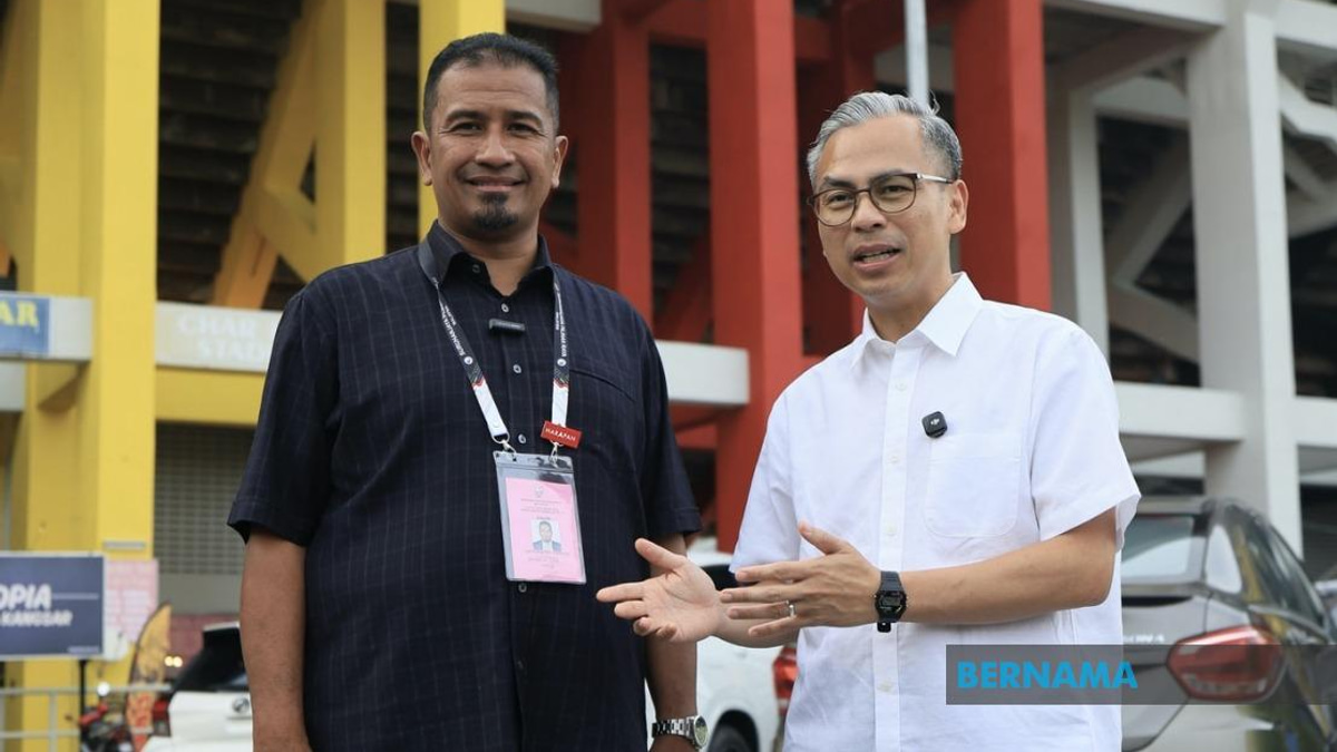 Fahmi Urges Responsible Campaign Conduct After Rantau Billboards Vandalised