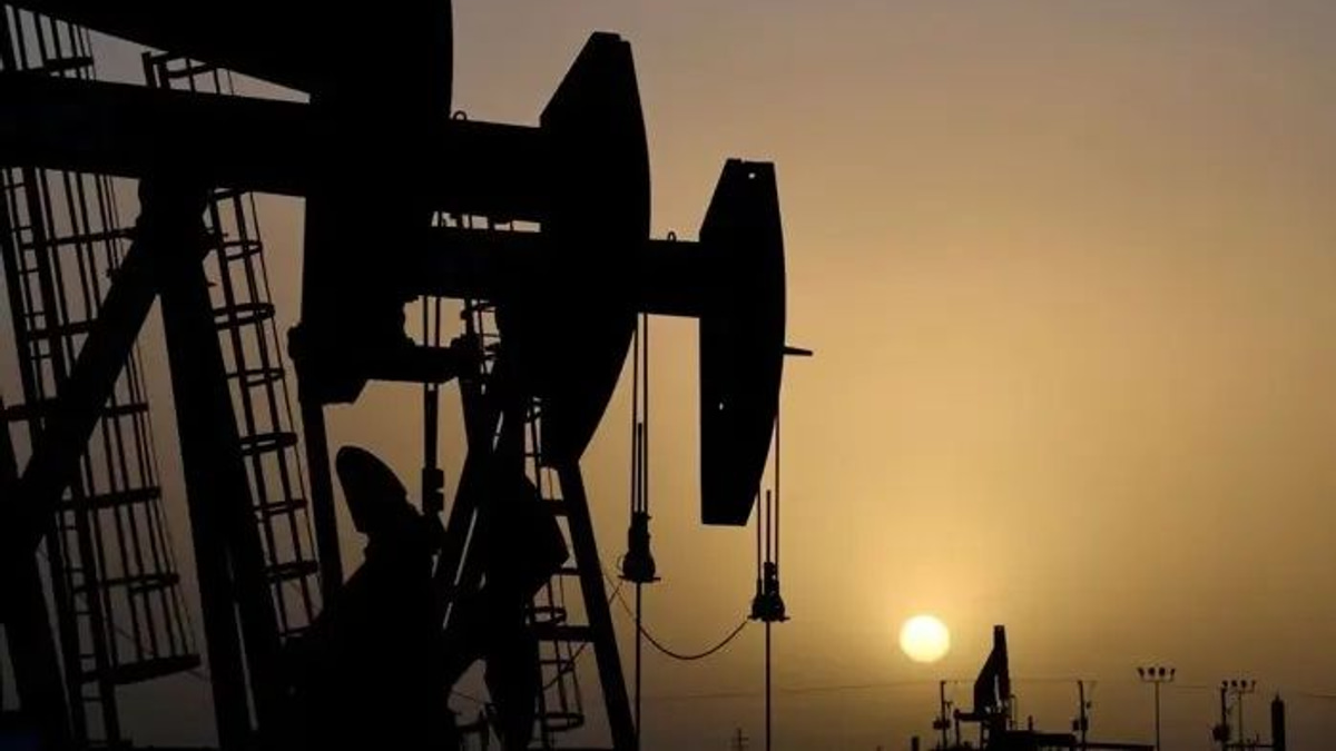 Oil surges as US-Iran tensions spike, Red Sea shipping routes face new peril