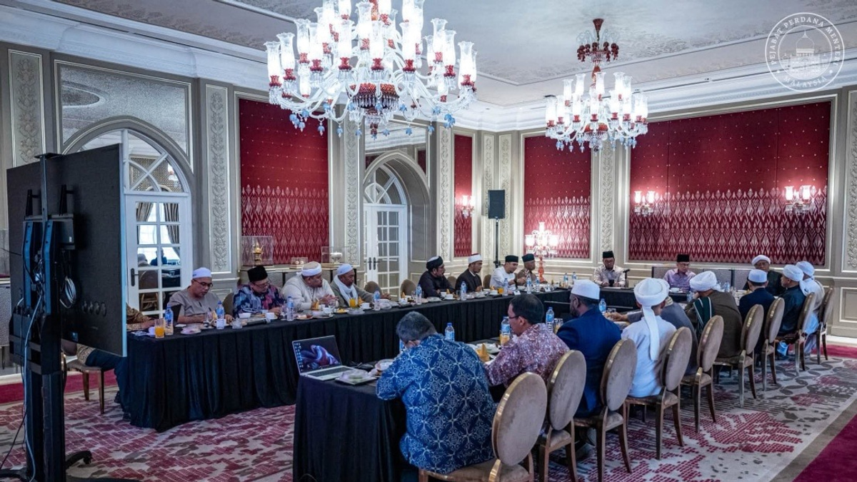 PM Anwar: Religious Scholarship Must Guide Government Policy