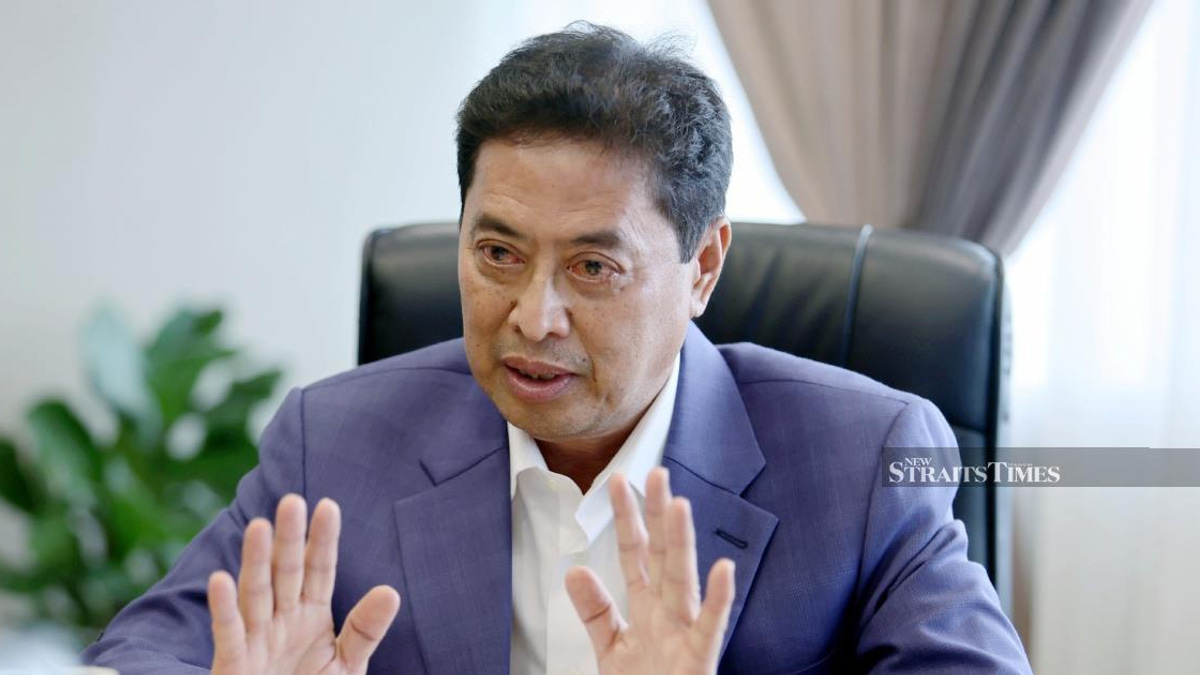 Former MACC Chief Azam Denies Involvement in Brother's RM178 Million Contract