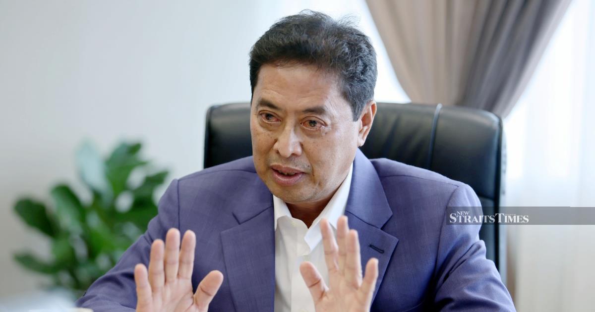 Former MACC Chief Azam Denies Involvement in Brother's RM178 Million Contract