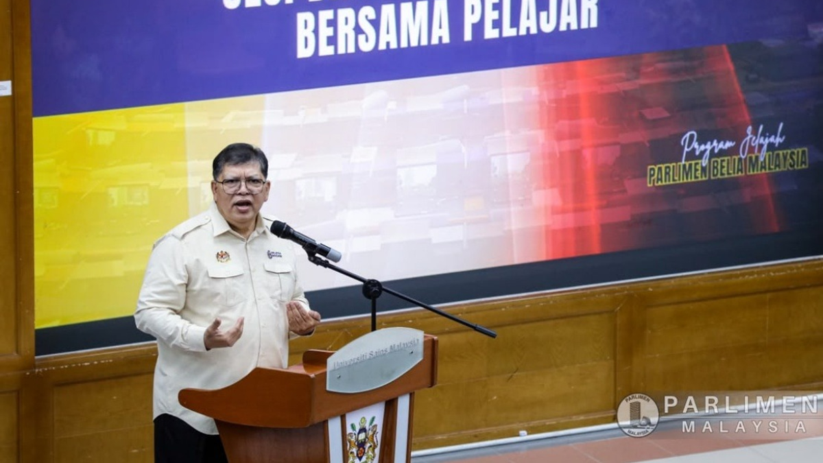 Parliament Must Model Excellence for Youth, Says Speaker Johari