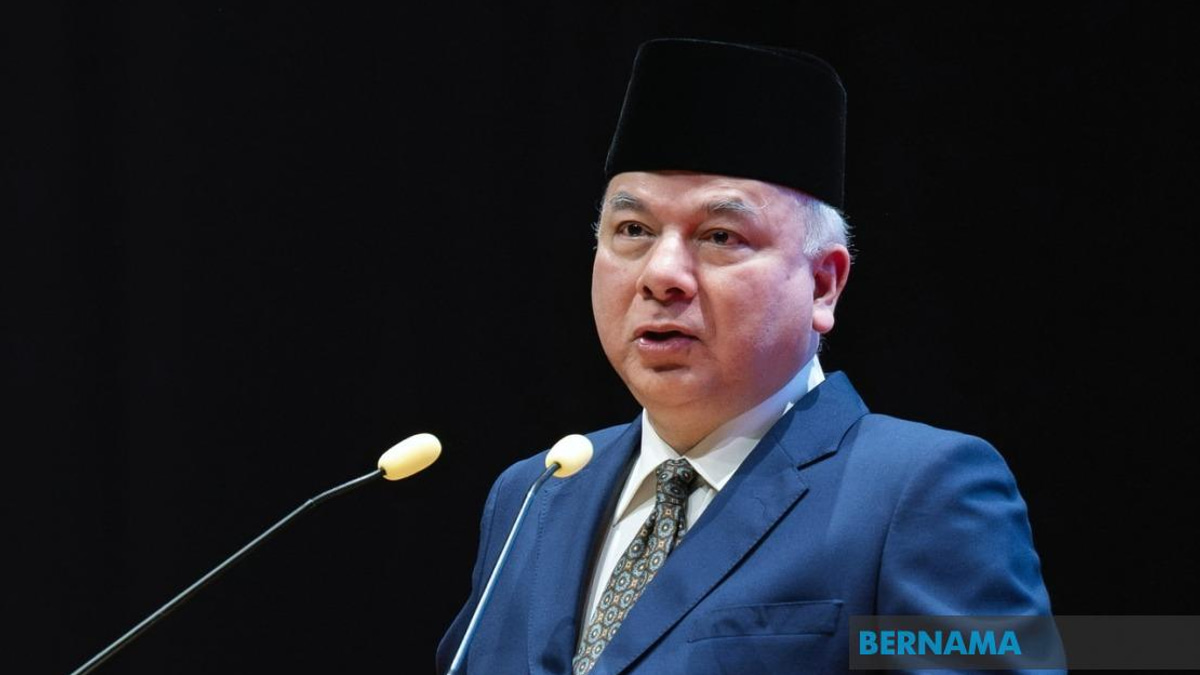 Sultan Nazrin Pushes for Unified Global Waqf Standards to Unlock Islamic Endowments