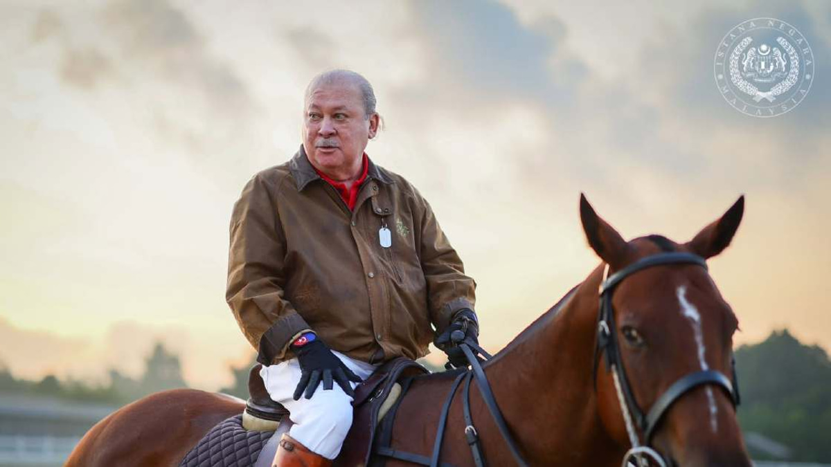 King Continues Morning Equestrian Exercise at Johor Polo Club