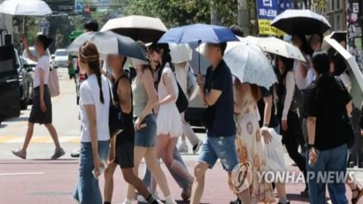 Seoul Swelters as Temperatures Soar Above 40°C in South Korea Heat Wave