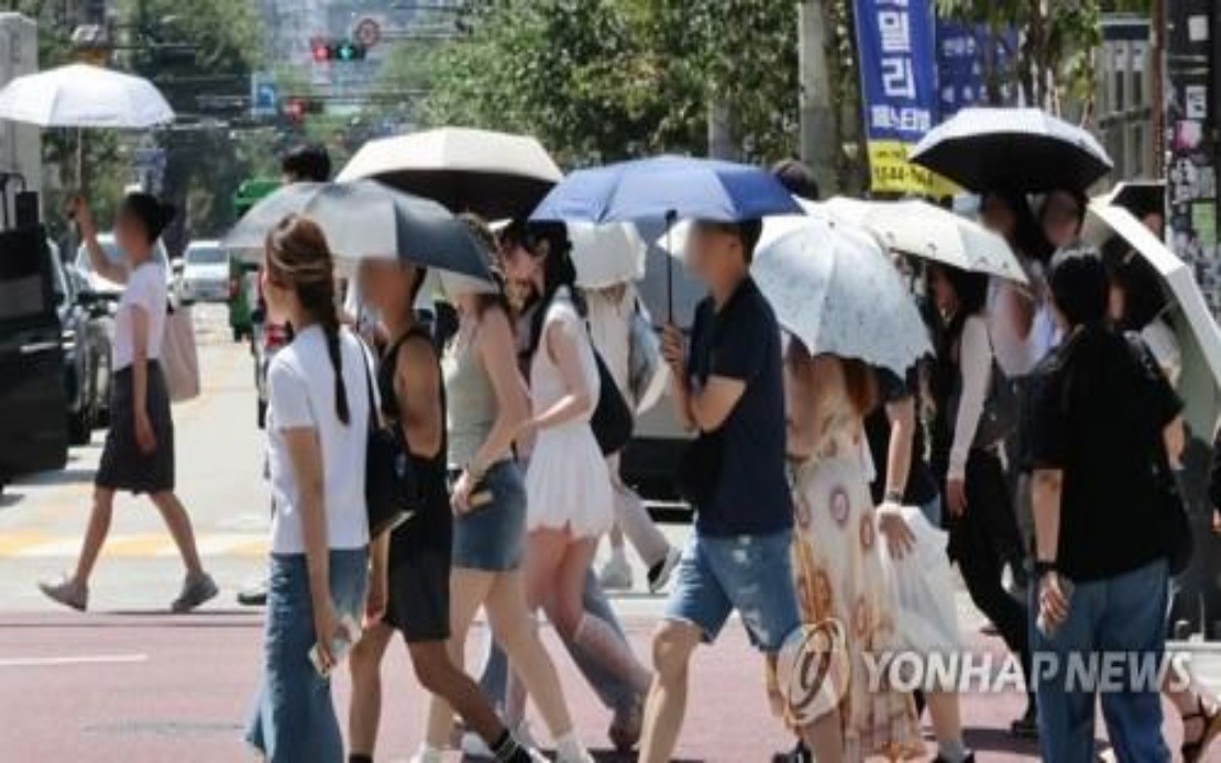 Seoul Swelters as Temperatures Soar Above 40°C in South Korea Heat Wave