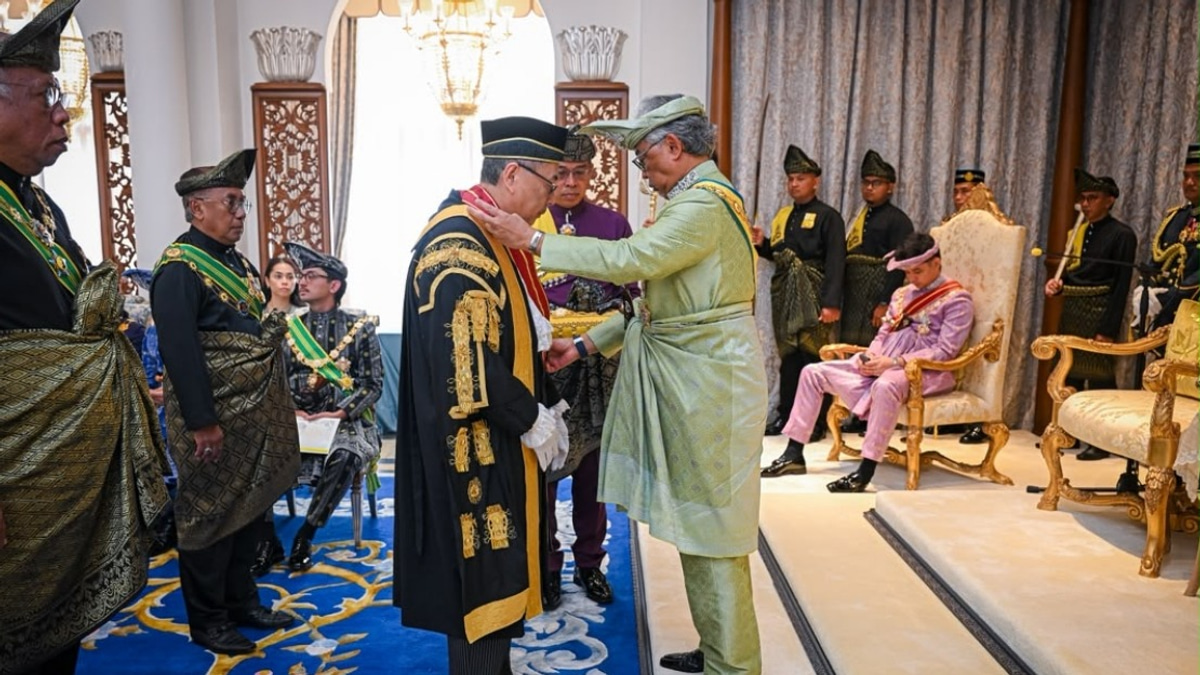 Chief Justice Tun Wan Ahmad Farid Heads 52 Recipients of Pahang Honours