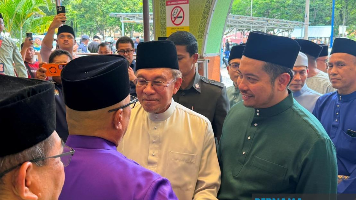 Azam Baki's NFCC Board Role Independent of MACC Position, Says PM Anwar
