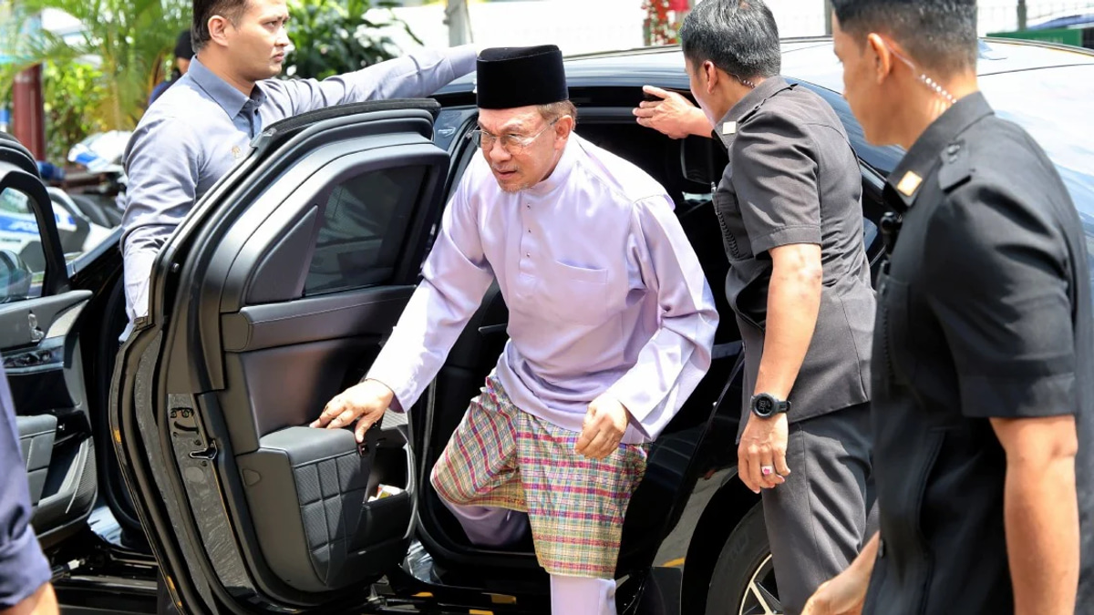 Anwar urges restraint and respect as Johor election campaign gains momentum