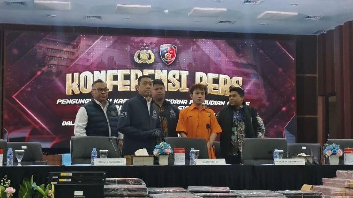 Chinese fugitive wanted for international online scam arrested at Jakarta airport