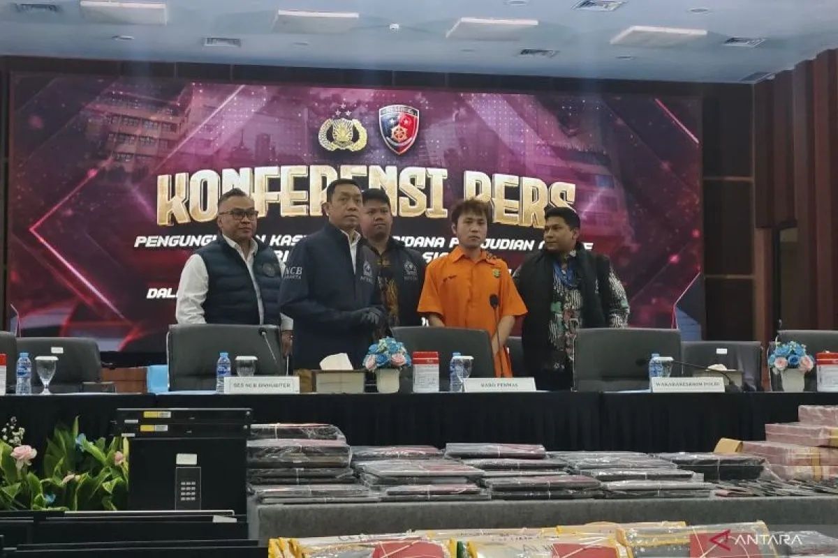 Chinese fugitive wanted for international online scam arrested at Jakarta airport
