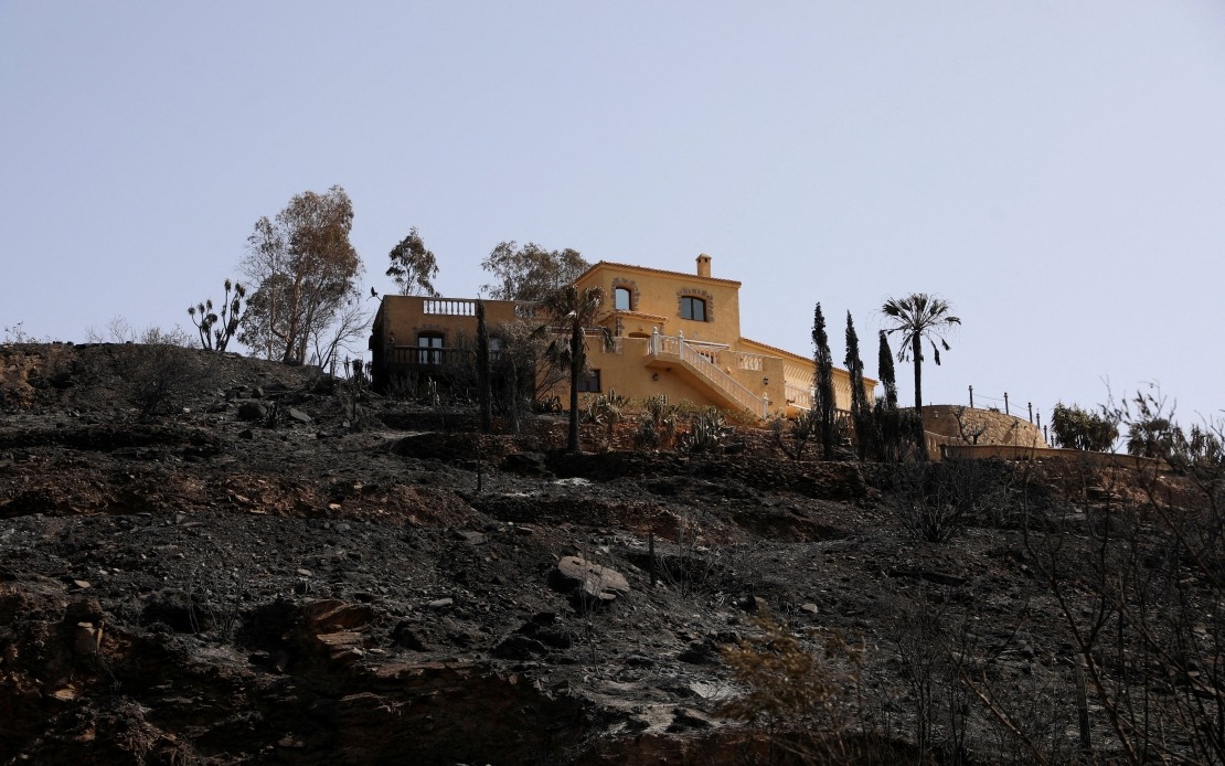 Spanish Wildfire Kills 13 as Blaze Contained in Andalusia