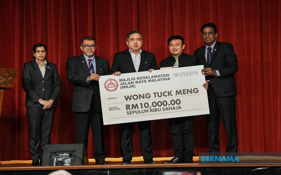 Lorry Driver Honoured for Heroic Actions That Saved 21 Bus Passengers Near Menora Tunnel