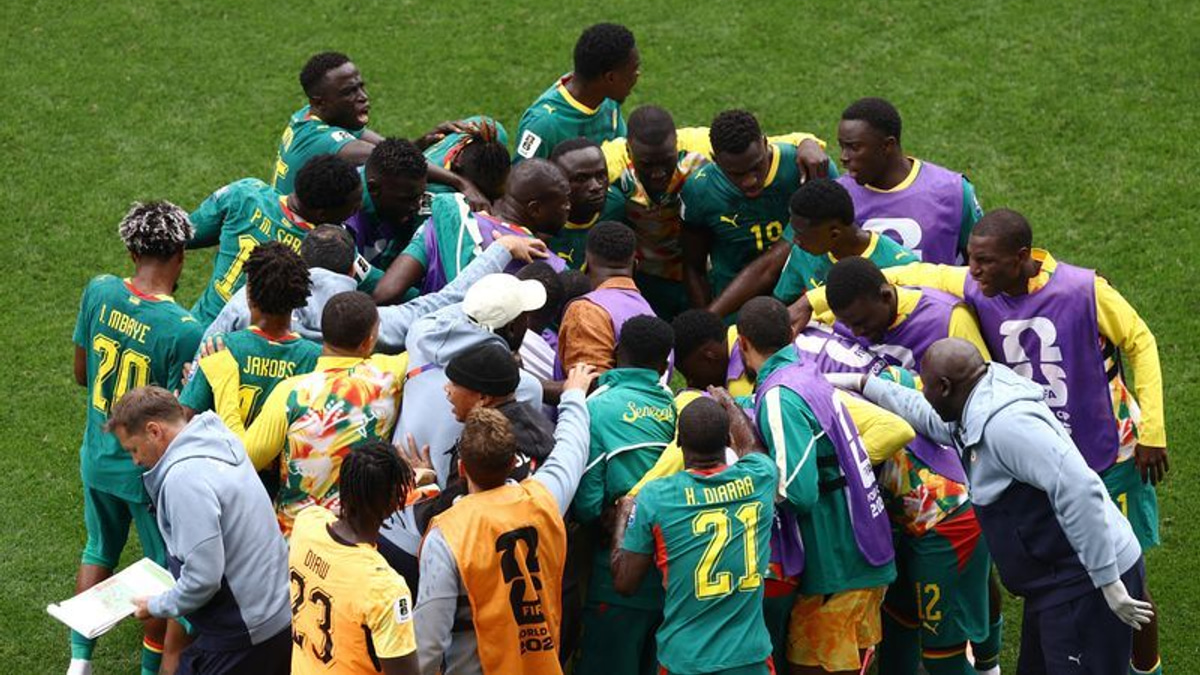 Senegal Football Federation Faces Backlash Over Team Doctor's Qualifications After World Cup Failure