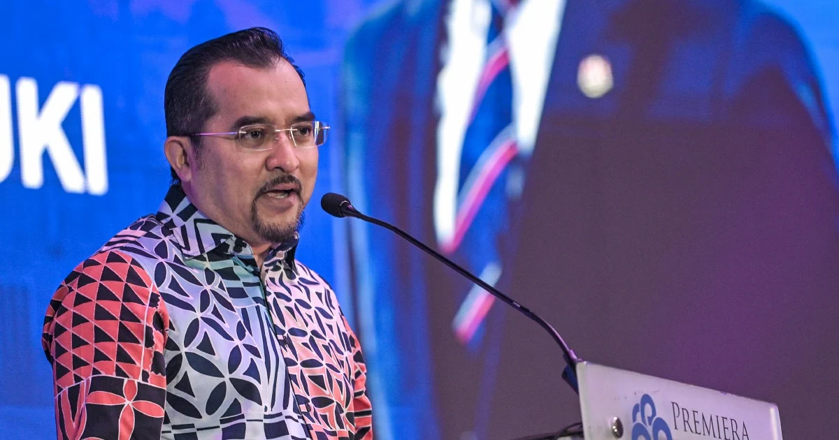Umno's Asyraf Defends Pas Alliance with BN, Challenges PH's Criticism