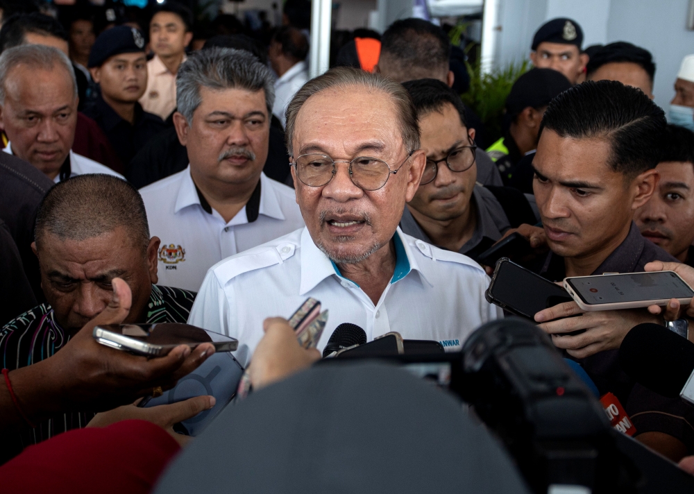 Anwar Defends KWAP's eFishery Investment Loss, Points to Broader Profitability
