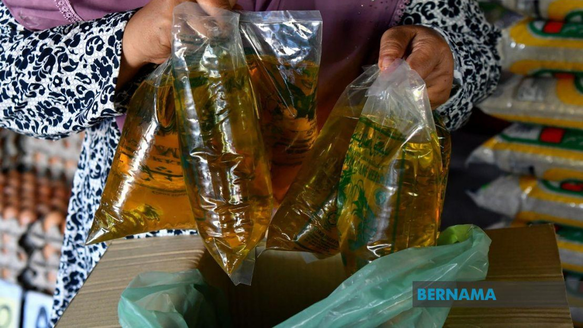 KPDN to Act on PAC's Cooking Oil Subsidy and Price Control Proposals