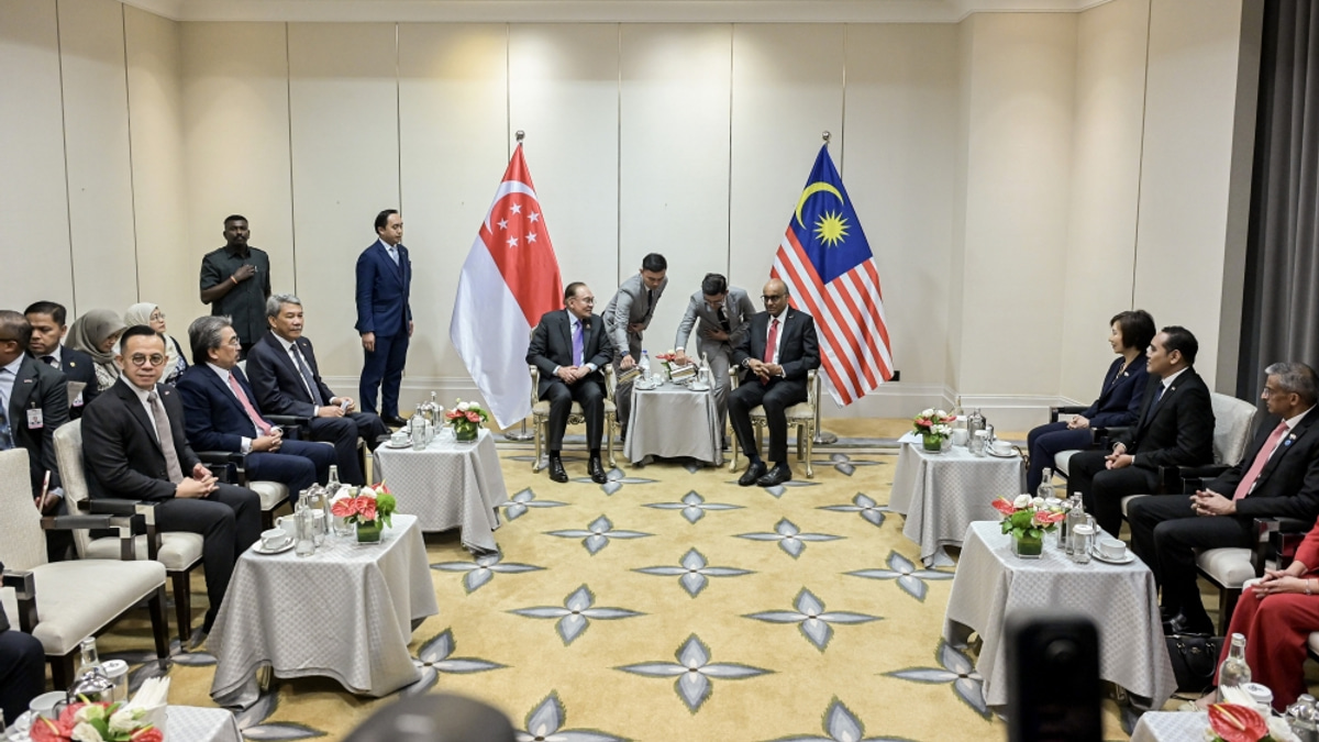 Singapore President Halimah Yacob Charts Path Forward in Substantive Meeting with PM Anwar