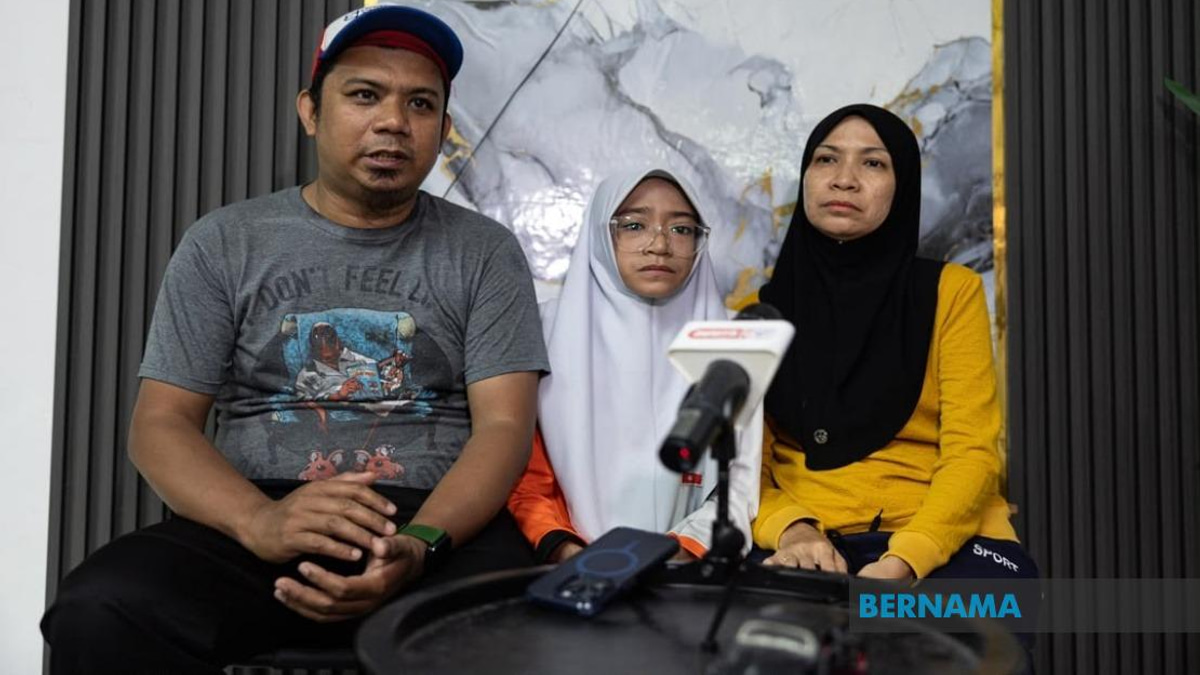 Education Minister, Teachers' Foundation Fund RM10,000 for Student's Scoliosis Surgery
