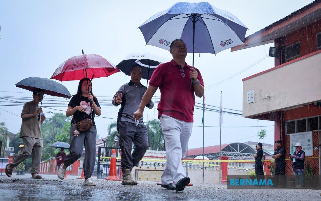 Johor State Election Proceeds Amid Mixed Weather, Strong Voter Turnout Expected
