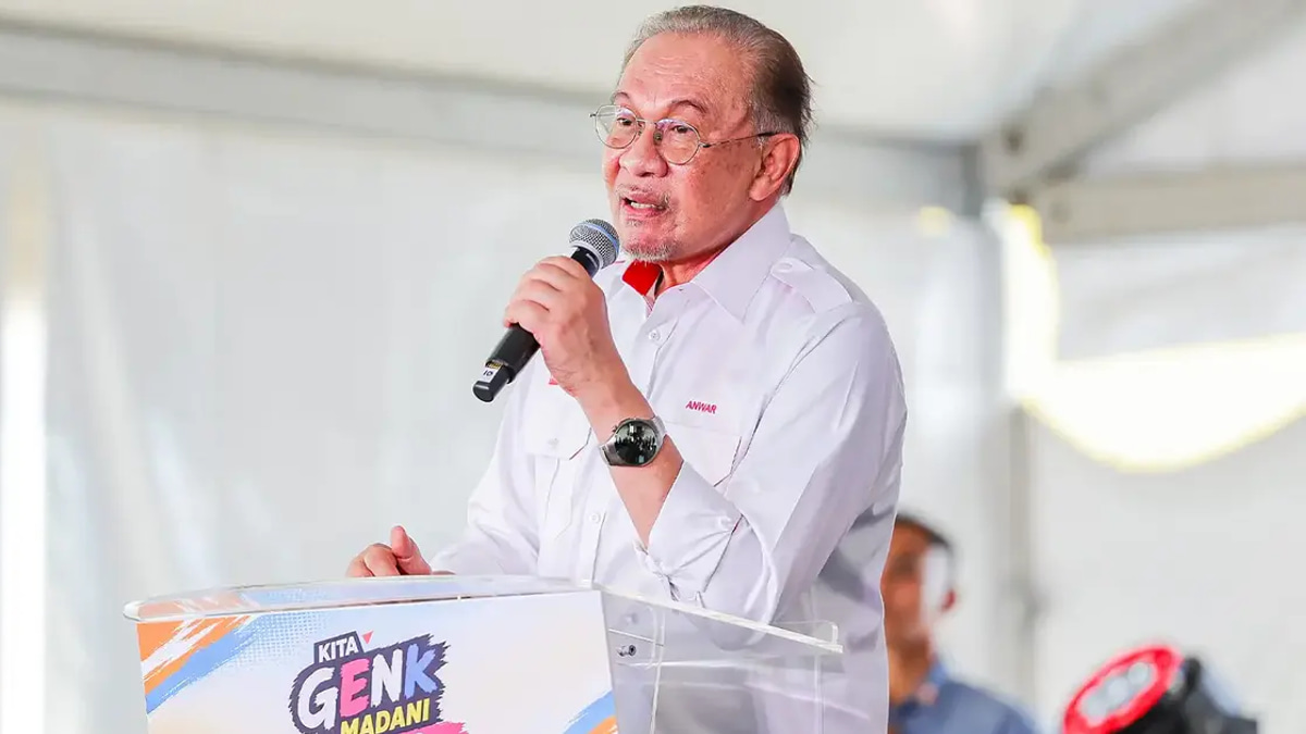 Anwar Ibrahim Defends Coalition Against Critics of DAP Partnership