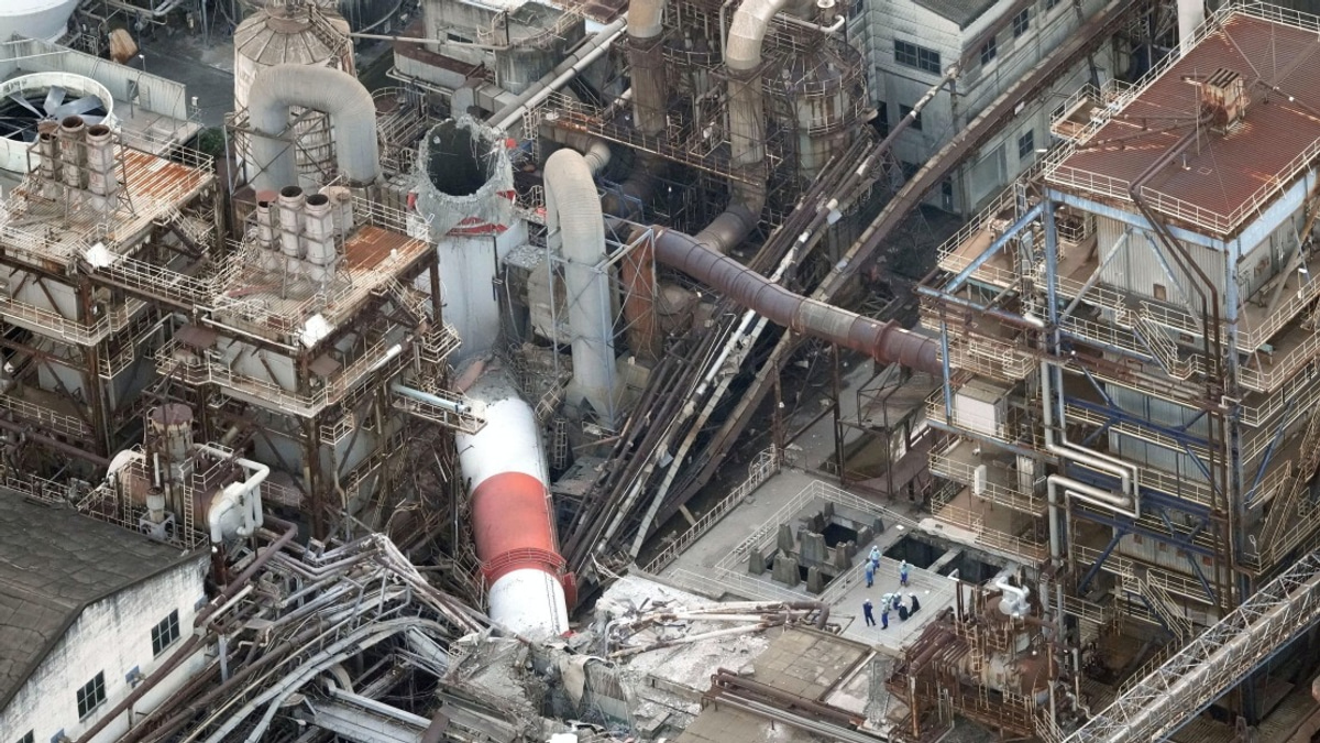 Japan Industrial Disaster: Two in Cardiac Arrest, Nine Missing After Smokestack Collapse at Kumamoto Paper Plant