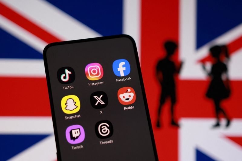 UK to impose midnight social media curfew for teenagers aged 16-17