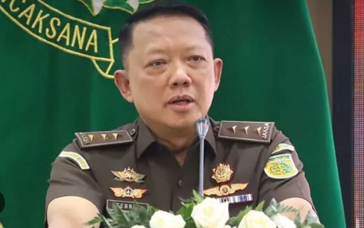 Prabowo's Anti-Corruption Crusade Stumbles Over Investigation of Top Prosecutor