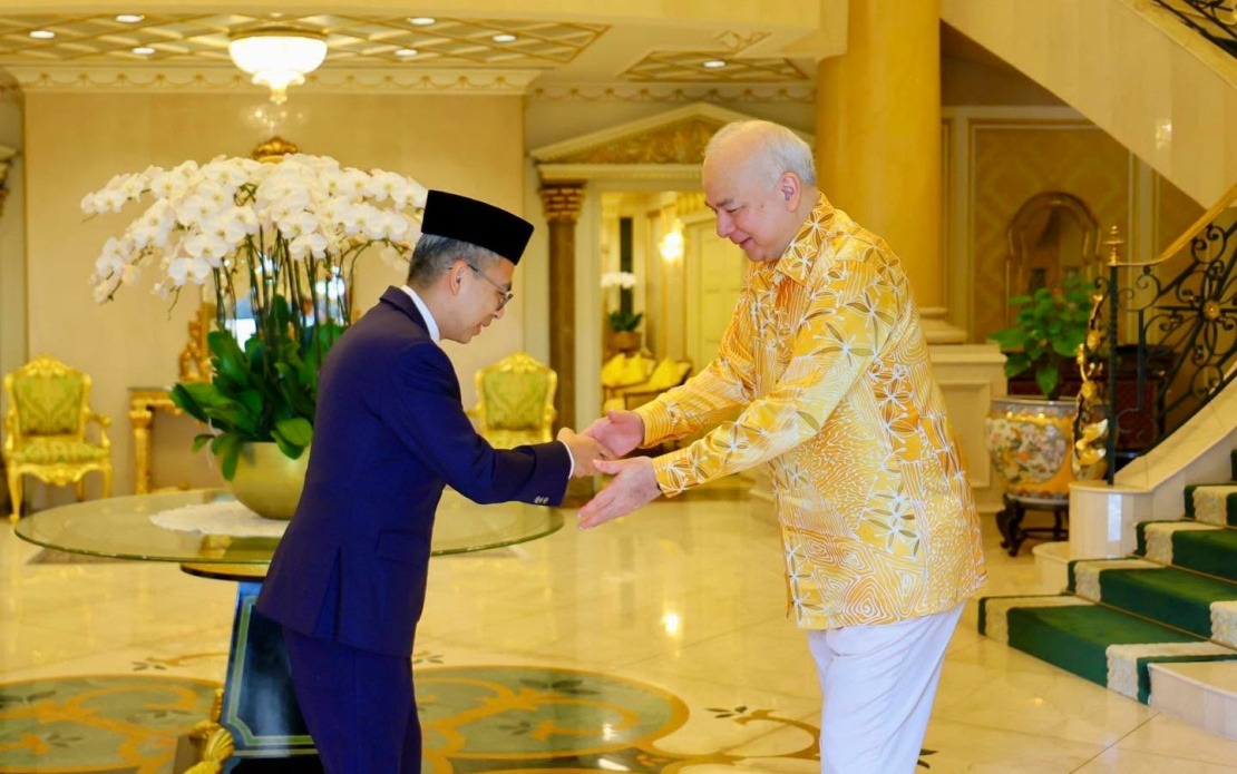 Sultan Nazrin Briefed on Perak's Digital Infrastructure Push and Online Safety Concerns