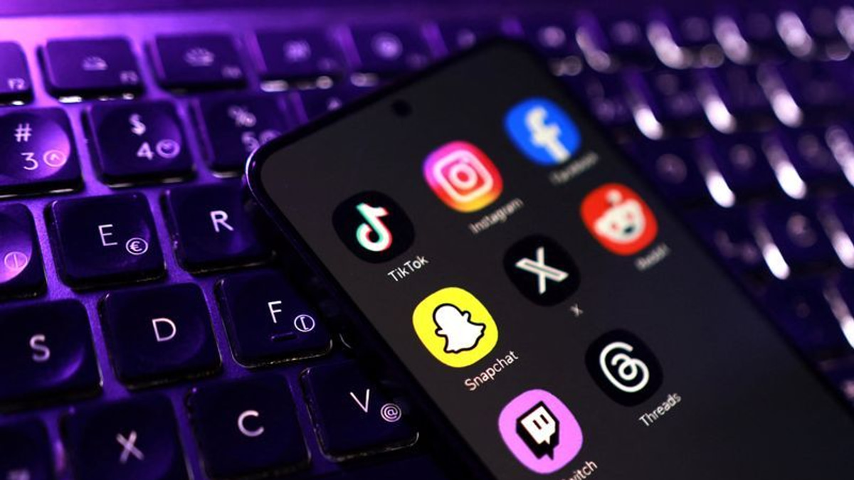 UK Study Shows Social Media Curbs Boost Teen Sleep and Focus, But Enforcement Proves Tricky