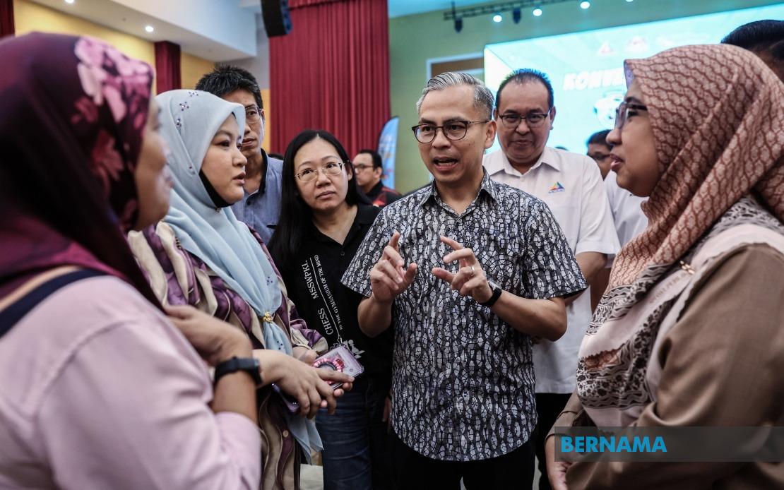 Nurul Izzah's Leave Won't Disrupt PKR Operations, Fahmi Assures