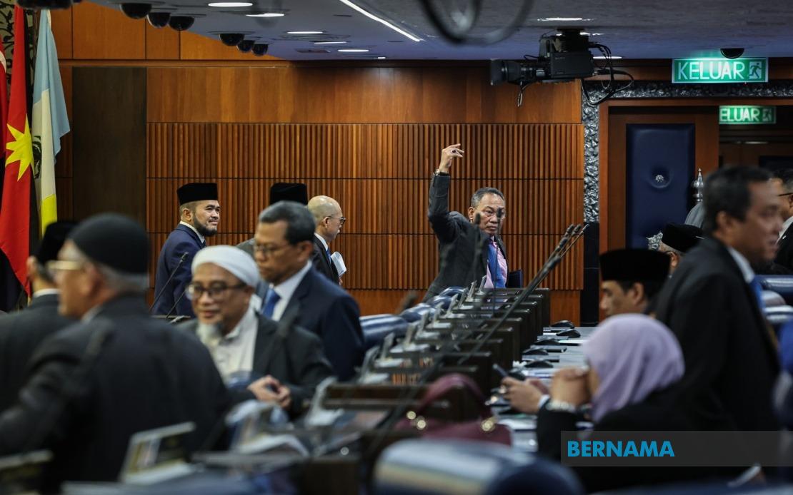 PM Anwar Accuses Opposition of Politicising Tabung Haji Crisis Instead of Addressing Depositor Losses