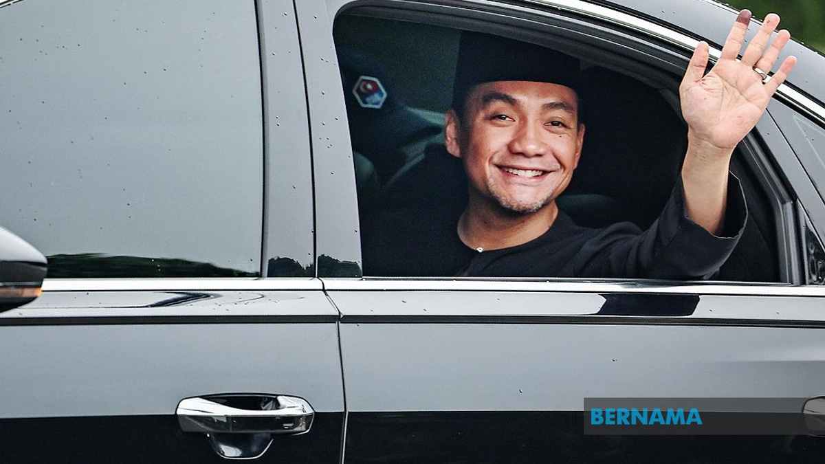 Onn Hafiz Sworn In As Johor Menteri Besar Following BN Election Sweep