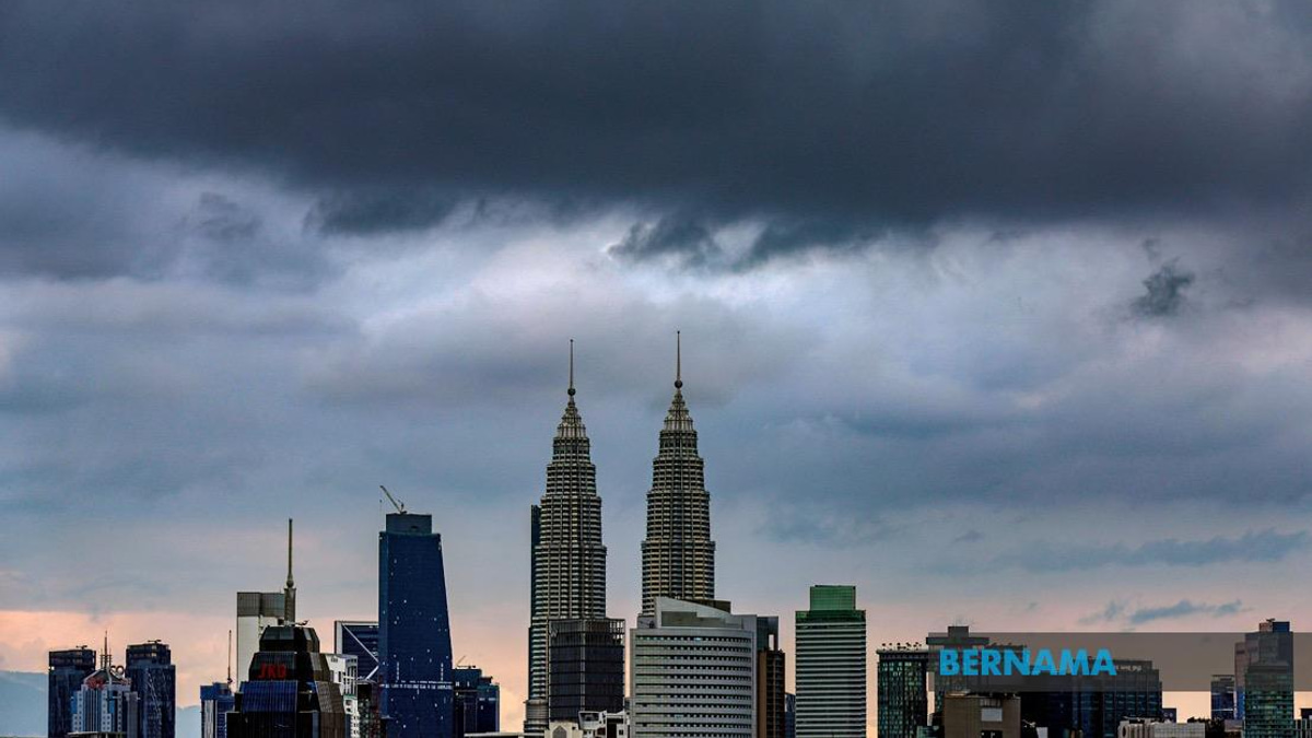 MetMalaysia Issues Severe Weather Alert for KL, Putrajaya and Eight States Until 3 PM