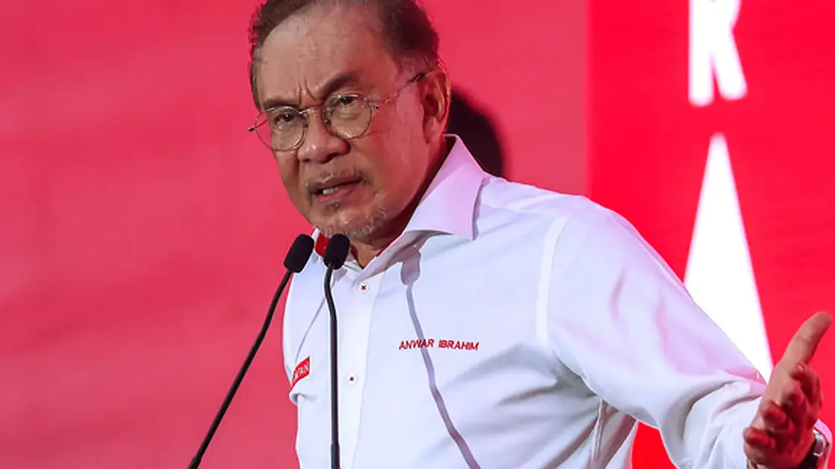 Government Must Nurture Ties with Malay Rulers, Anwar Stresses