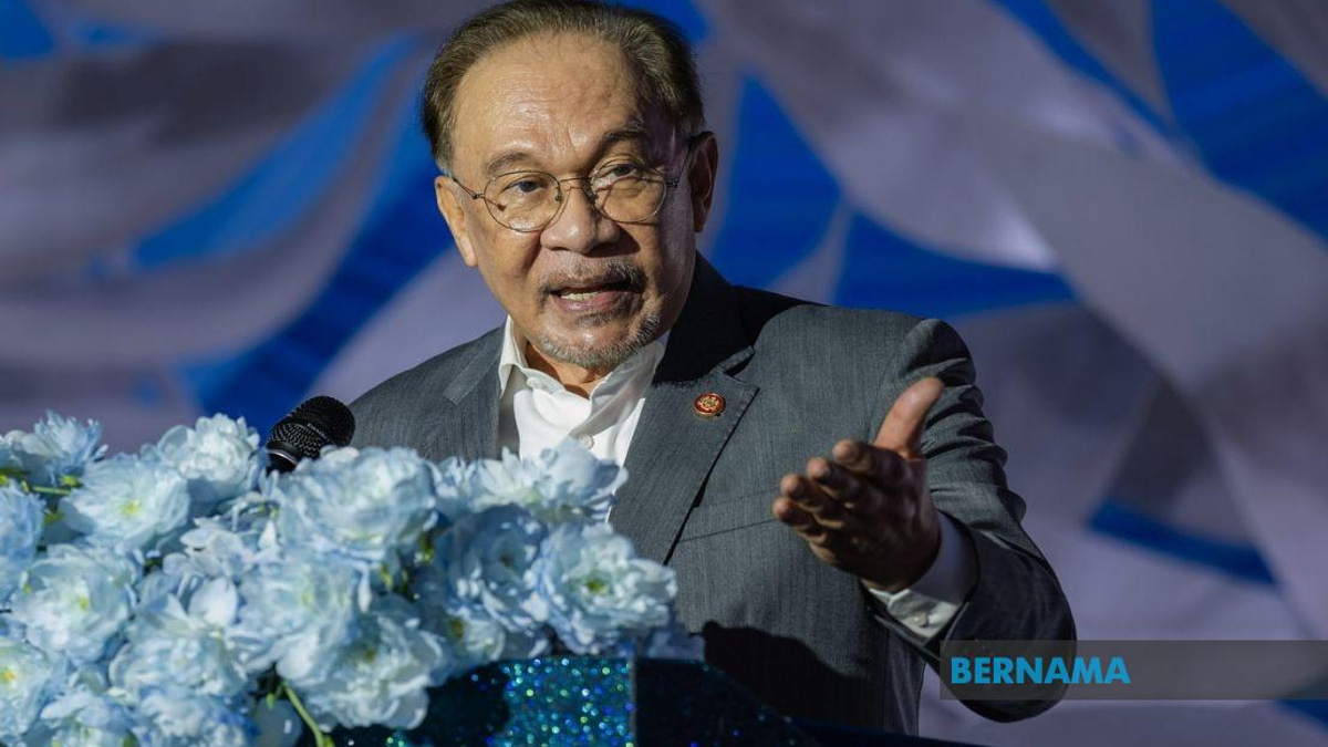 Malaysia Will Immediately Deport Any Israelis Found in Country, PM Anwar Declares