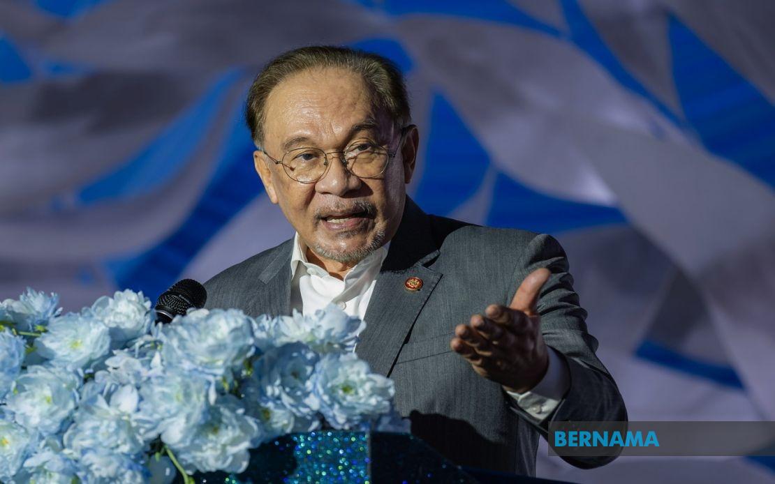Malaysia Will Immediately Deport Any Israelis Found in Country, PM Anwar Declares
