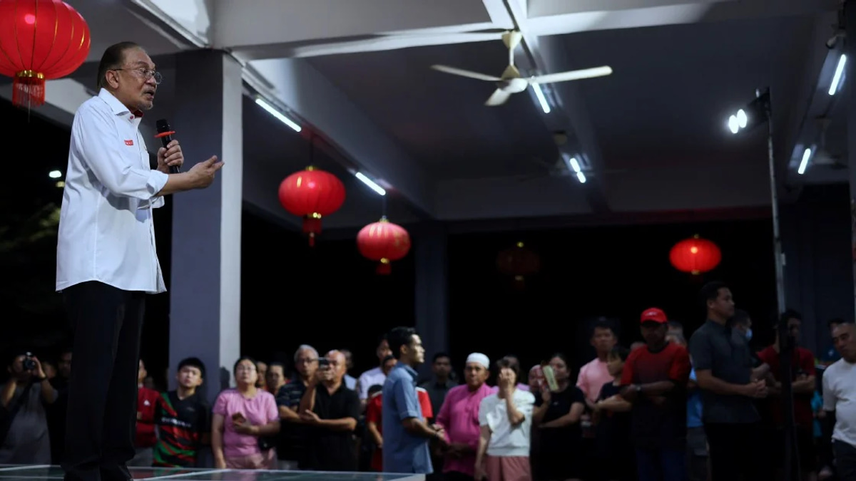 Anwar to press China on durian exports as prices tumble