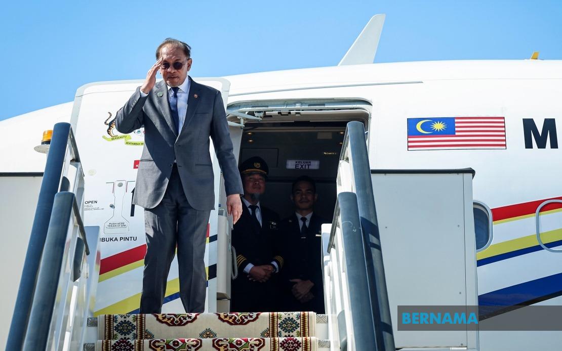 Anwar Returns from Turkmenistan to Grace Penang With Factory Opening and Media Awards Ceremony