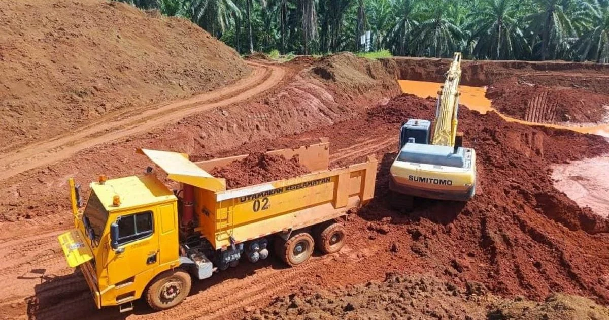 Nine held as authorities seize RM3.8 million in illegal bauxite haul in Kuantan