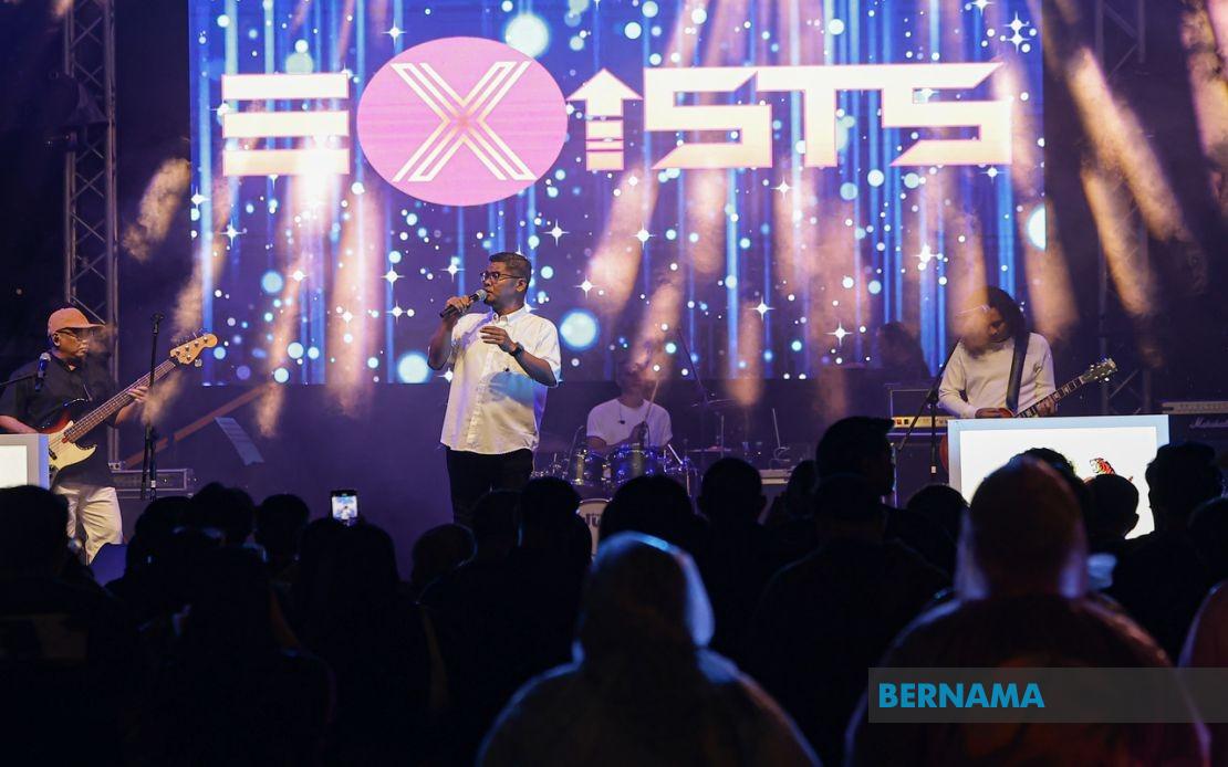 Exists Reflects on Journalism's Protective Role in Malaysian Entertainment