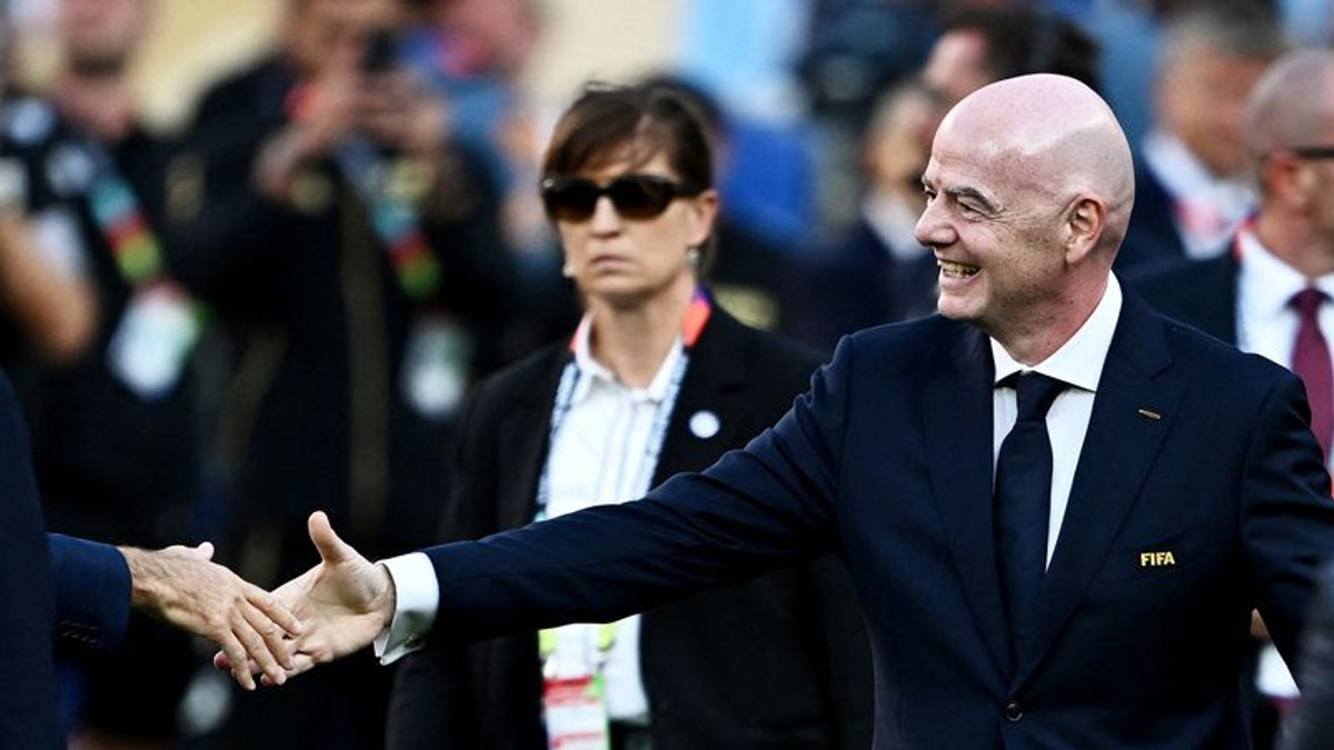 Mexico and Argentina back Infantino as FIFA faces deepening institutional crisis