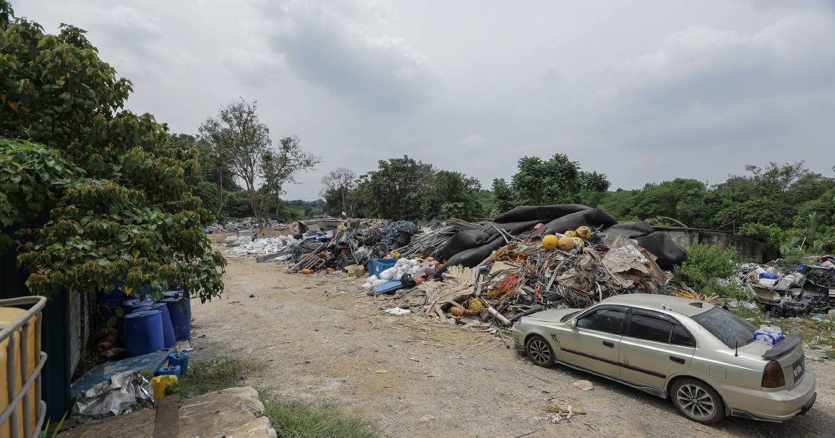 Johor Establishes Multi-Agency Task Force to Investigate Singapore Construction Waste Dumping