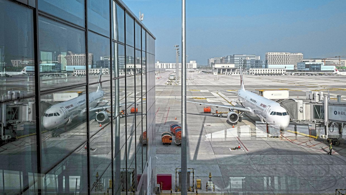 China's Big Three Airlines Sink Deeper Into Loss As Fuel Costs and Weak Demand Squeeze Margins