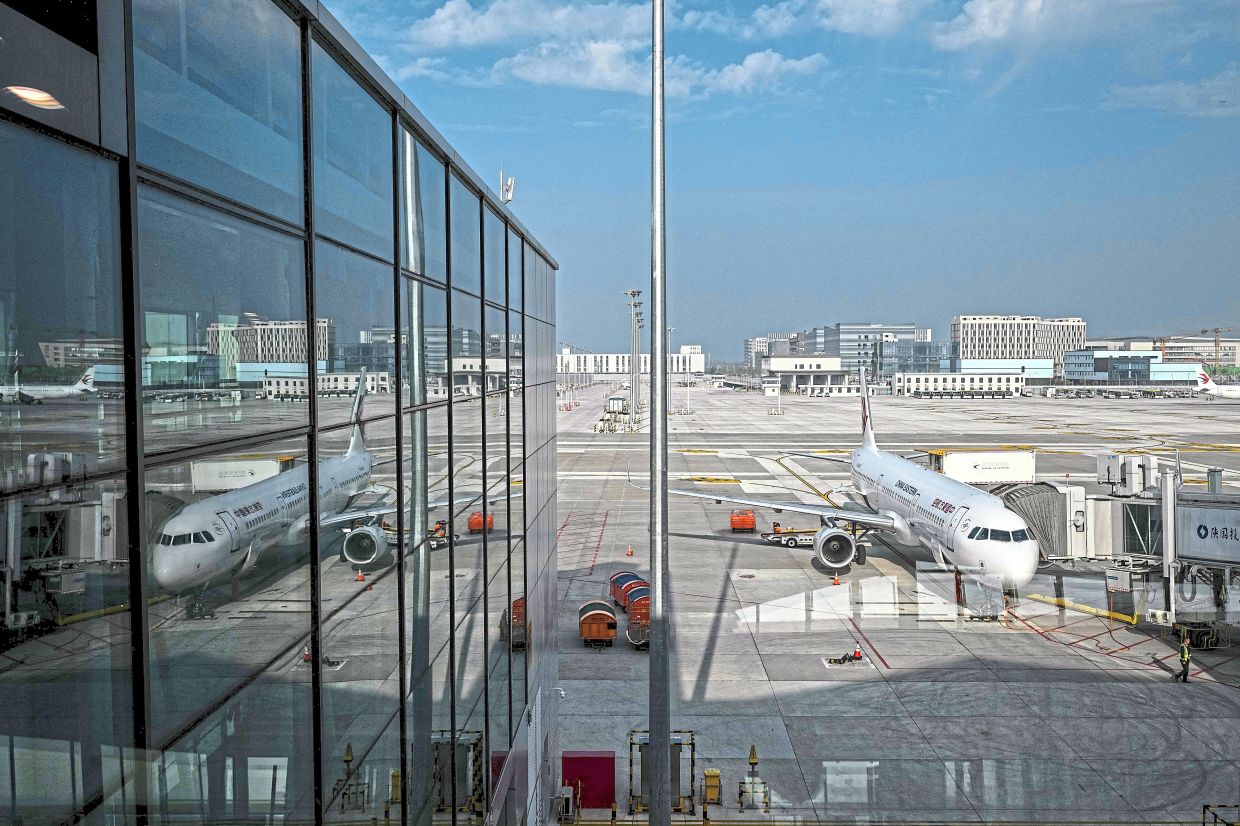 China's Big Three Airlines Sink Deeper Into Loss As Fuel Costs and Weak Demand Squeeze Margins