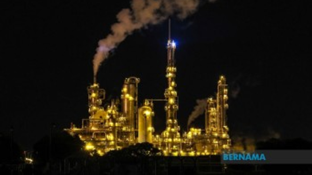 Malaysia Should Build 'Smartest' Oil Reserve, Not Biggest, Says Economist