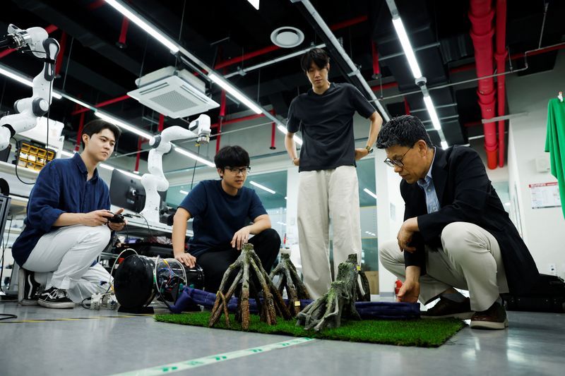 South Korean and US researchers develop self-dressing robotic suit powered by air pressure