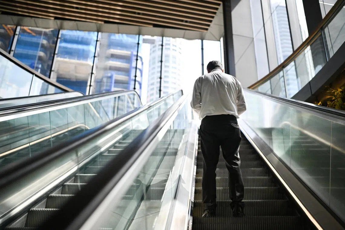 South Korea's Great Escalator Divide: Nation Grapples With Standing versus Walking Debate